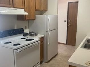 3435 S 10th St #8, Grand Forks, ND 58201