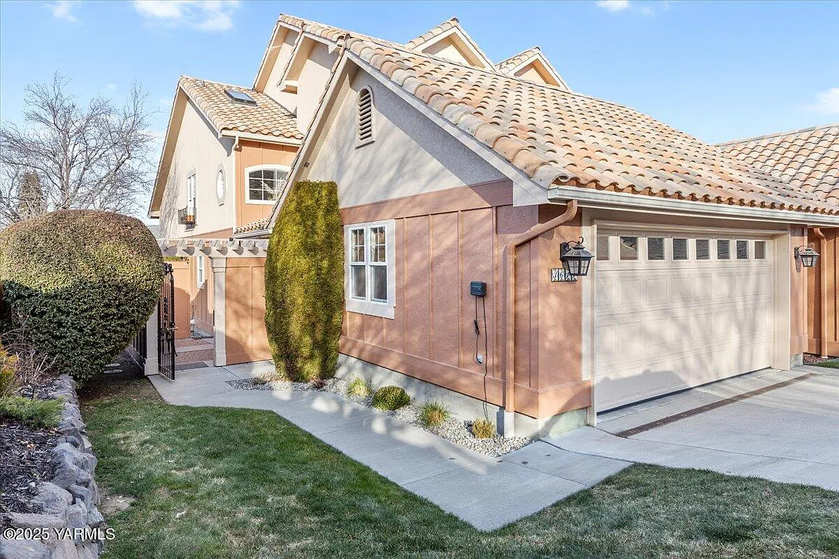 3611 Messina Dr photo 1