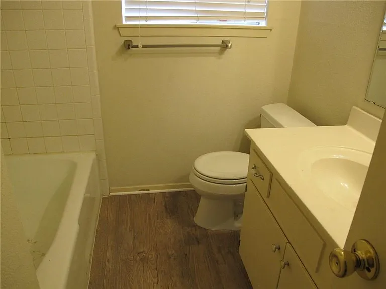 1213 S Meadows Dr — Photo 9
