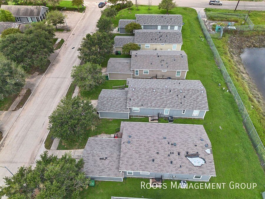 2nd image of 15861 Clarke Springs Dr #15861C