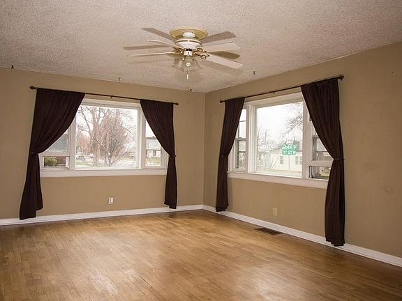 4th image of 1103 Avenue D