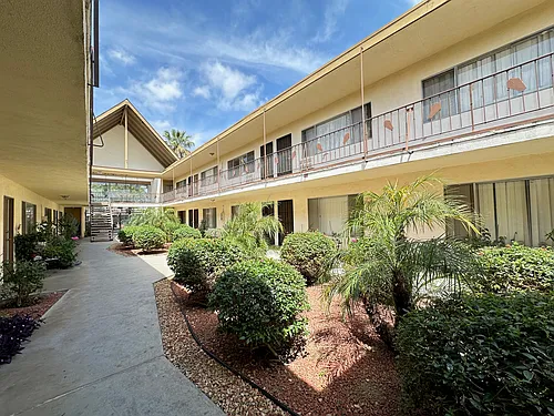 7636 Owensmouth Photo 1