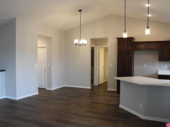 5th image of 1501 Derek Ave