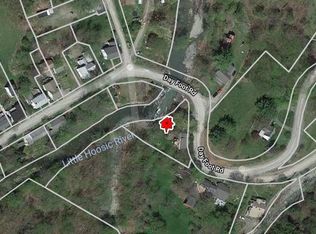 91 Dayfoot Rd, Petersburgh, NY 12138