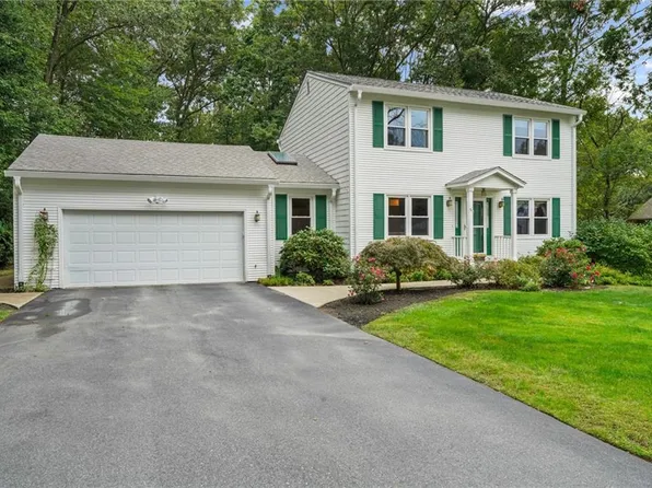 51 Debbie Dr, Cranston, RI 02921