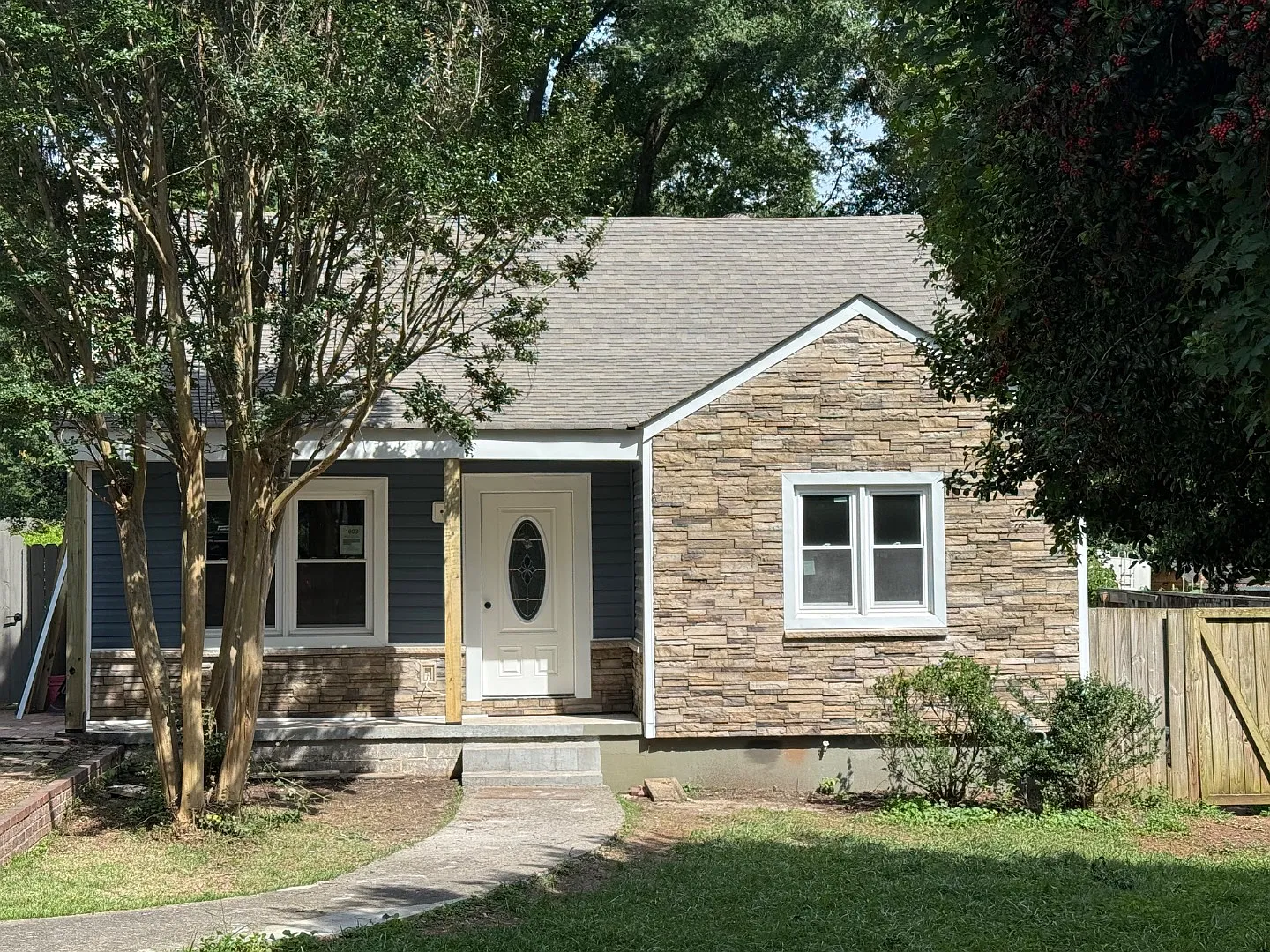 1603 Browns Ave — Photo 2