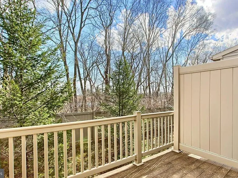 6312 Creekbend Dr — Photo 3