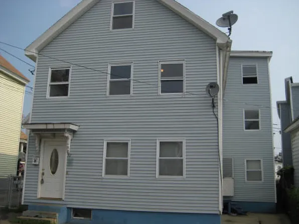 32 Abbott St #2, Lowell, MA 01852