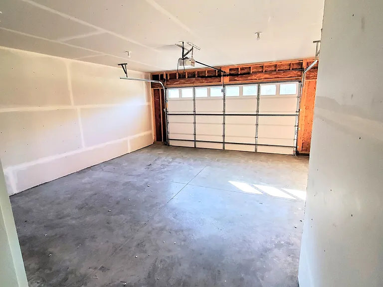 685 Heritage Ln — Photo 13