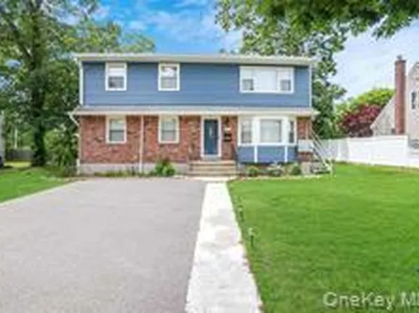 140 N 21st St, Wyandanch, NY 11798