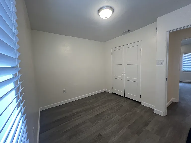 1241 Kennedy Ave — Photo 9
