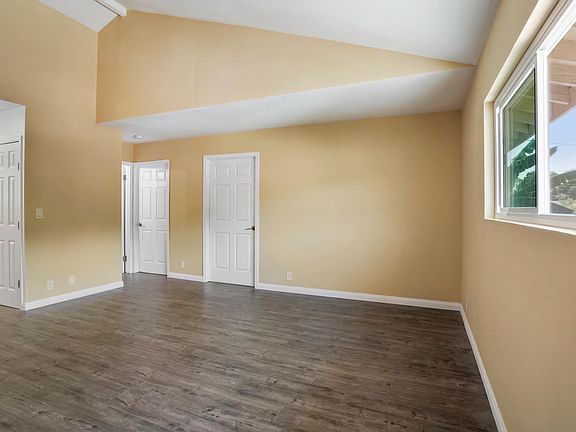 4th image of 1003 W Myrtle St