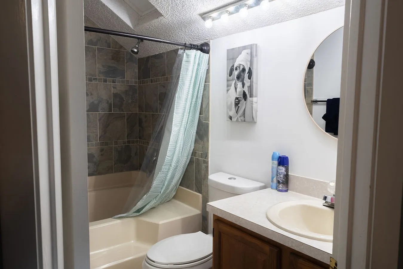 3 bed, 1438 sqft, $4,899 — Photo 2