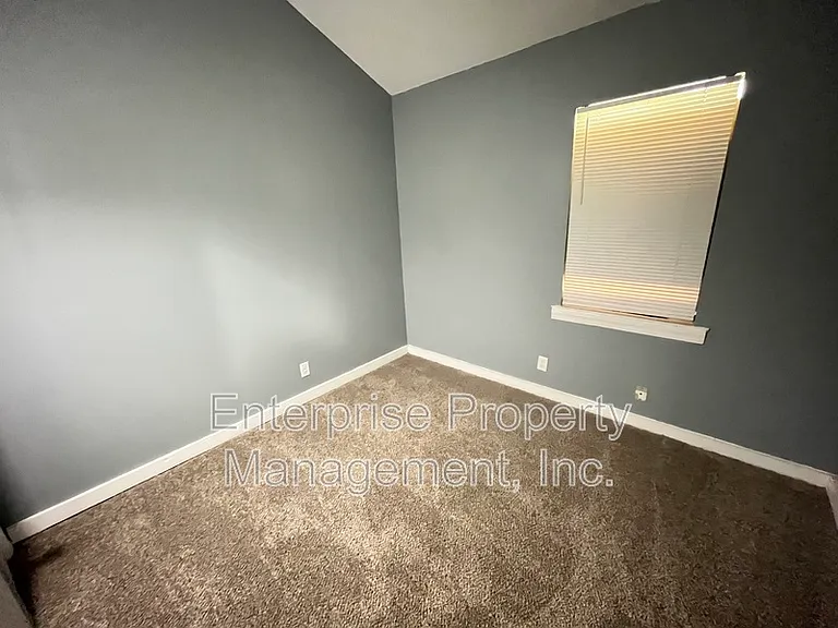 401 N Manassas St — Photo 19