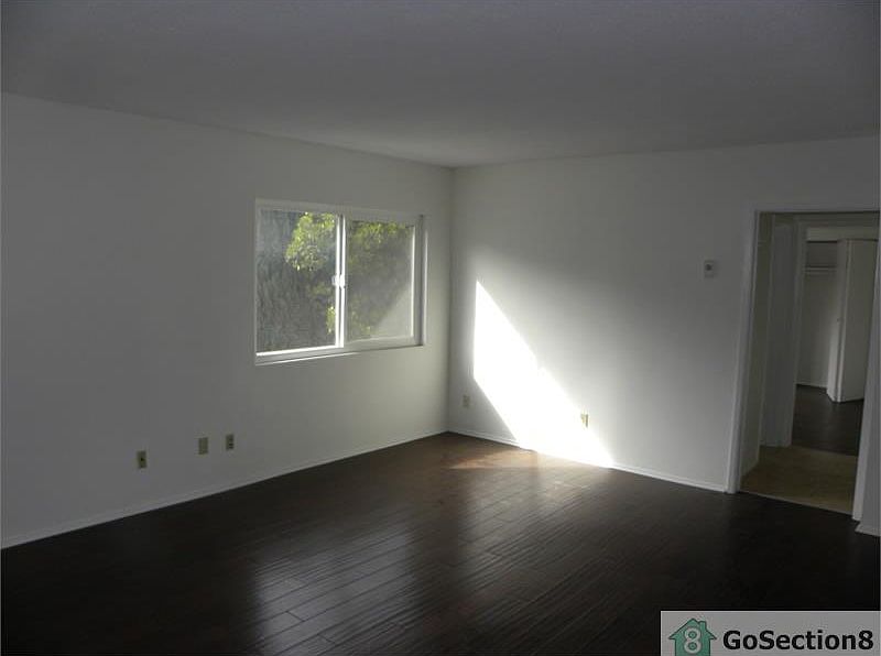 1st image of 24431 Hawthorne Blvd
