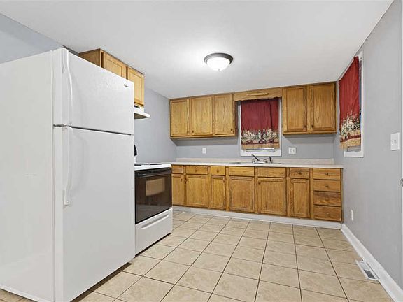 5th image of 3030 Sewell St