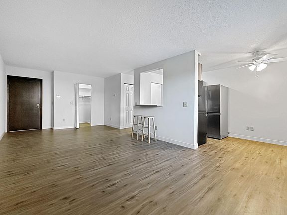 2nd image of 205 Wentworth Ave W APT 207