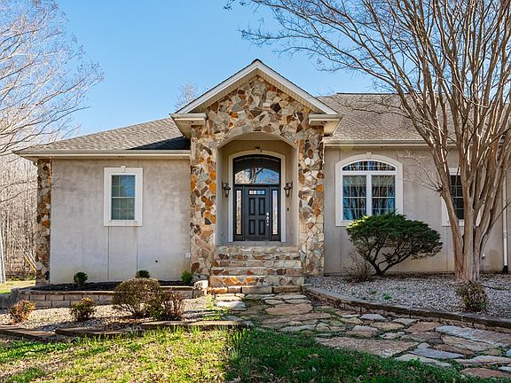 2nd image of 700 Country Club Ln