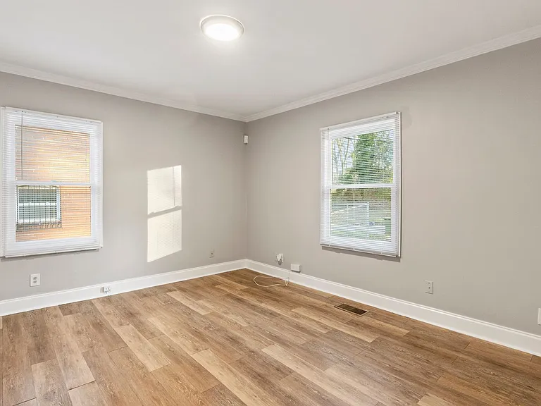 1137 White Oak Ave SW — Photo 22