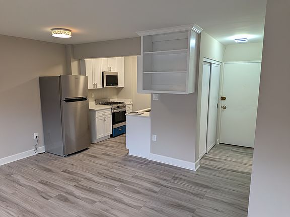 4th image of 1830 Columbia Pike APT G16