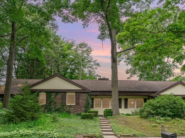 5819 Sturgeon Creek Pkwy, Midland, MI 48640