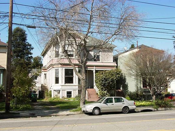 streetscape- spite house to right