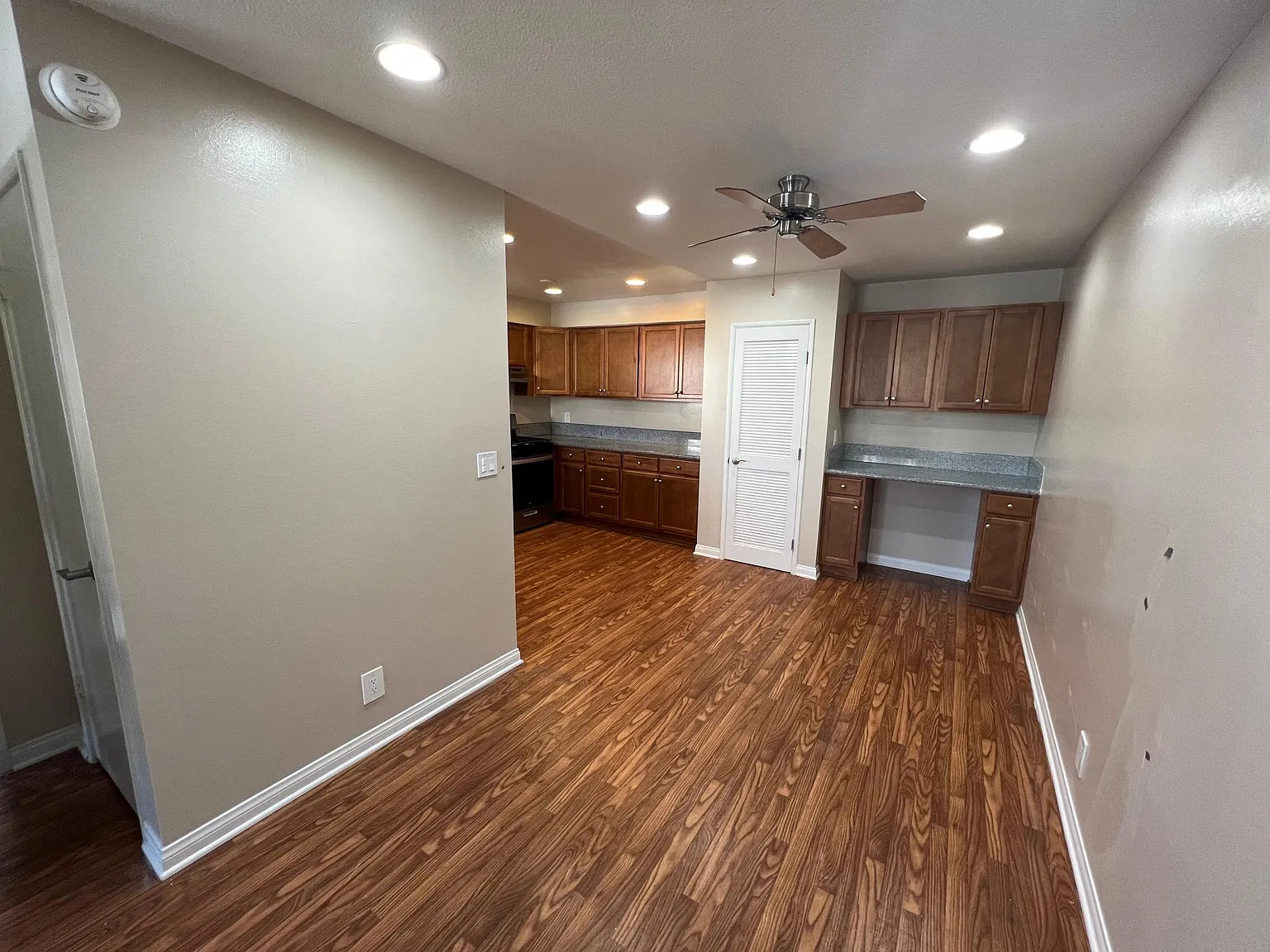 2 bed, 1000 sqft, $2,500 — Photo 4