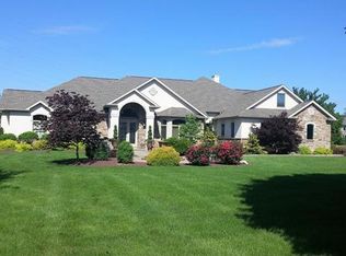 4041 Autumn Ridge Rd, Bethlehem, PA 18017