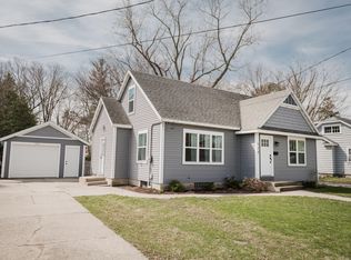 528 E Exchange St, Spring Lake, MI 49456