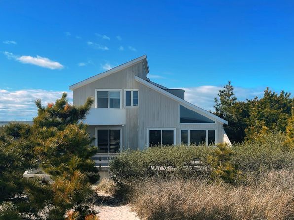 643 Dune Rd