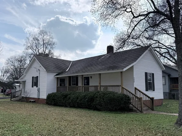 204 Ashurst Ave, Tallassee, AL 36078