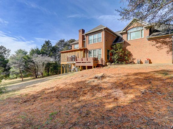 4th image of 10304 Loma Dr