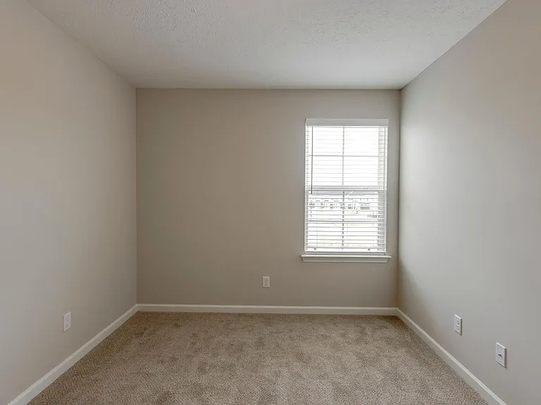 4333 Doral Dr — Photo 21