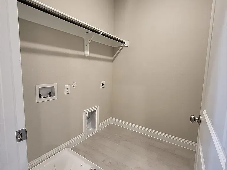 532 Hutchinson Ln — Photo 14