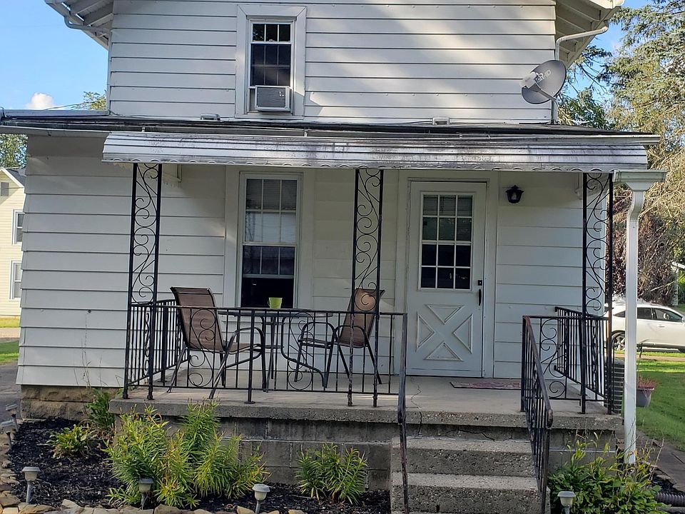 1st image of 95 Leonard Ave