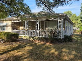 220 S Allen Ave, Chanute, KS 66720