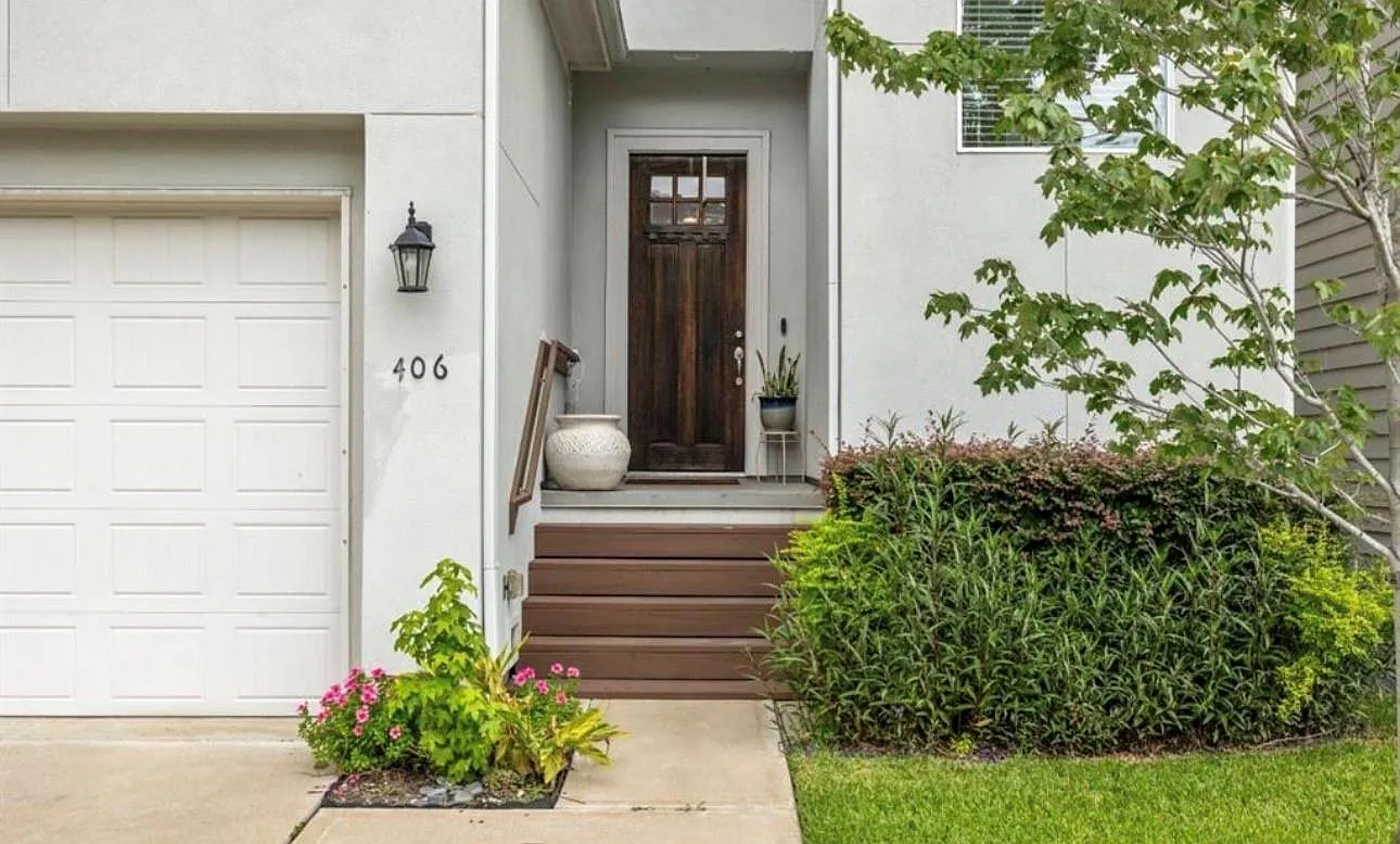 3 bed, 2.5 bath, 1747 sqft, $2,950 — Photo 2