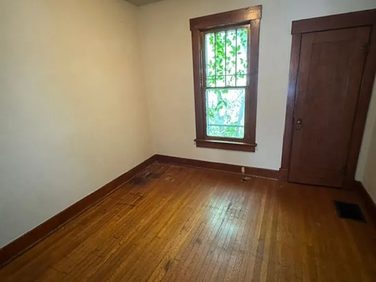 4205 Hoagland Ave — Photo 6