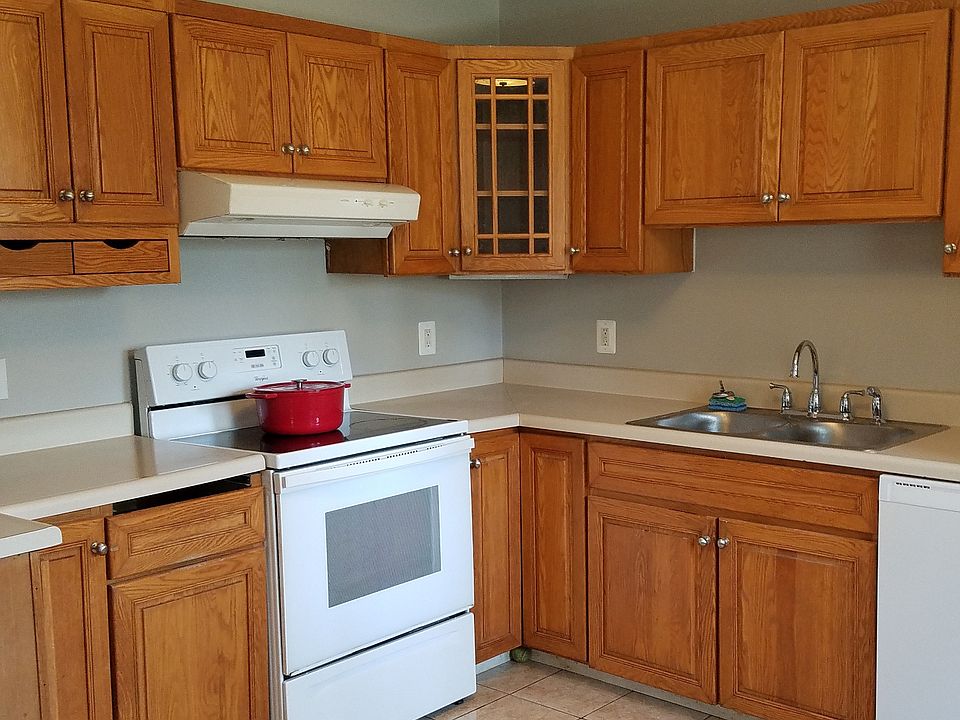 2nd image of 1043 Tudor Dr