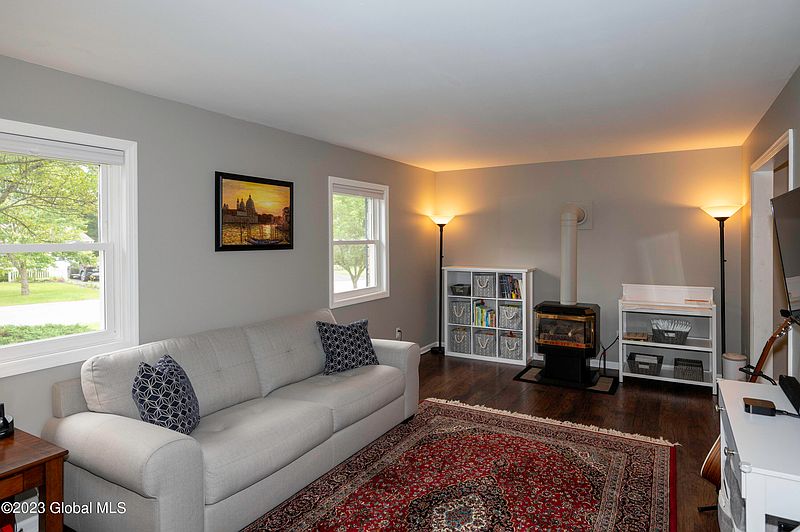 2nd image of 28 Terrel Way