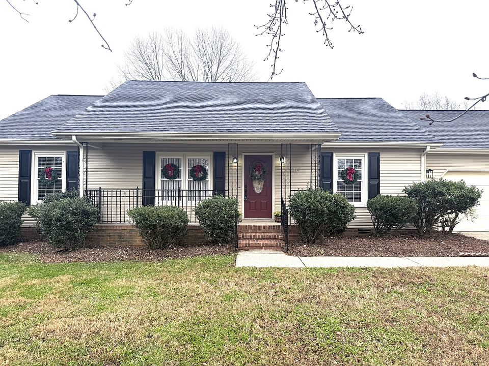 1st image of 3214 Penny Ln
