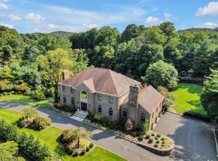 1096 Franklin Lake Rd, Franklin Lakes, NJ 07417
