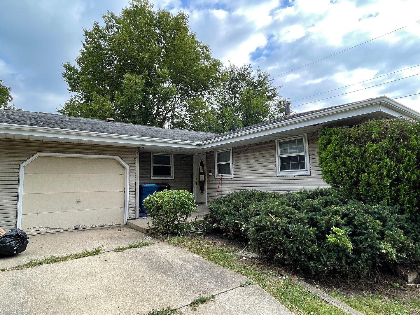 1020 W 4th St, Spring Valley, IL 61362 Zillow
