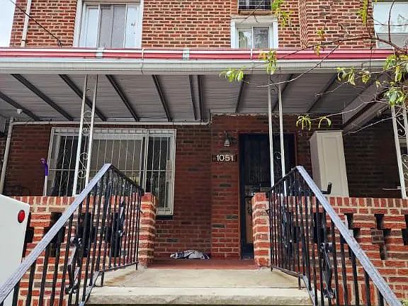 2nd image of 1051 E 53rd St