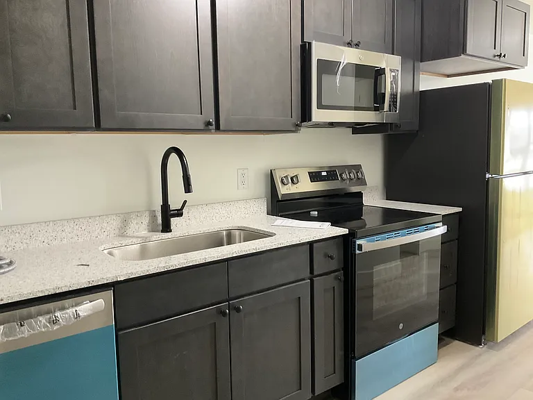 1570 S Higbee Ave #3 — Photo 6