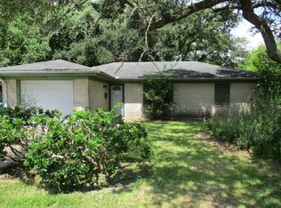1027 Spruce St, La Marque, TX 77568