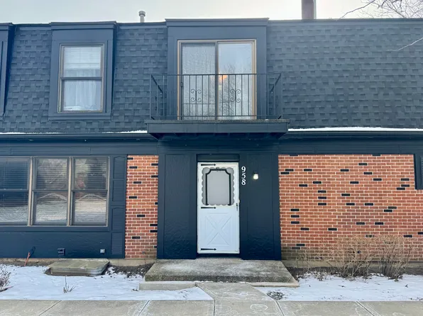958 Inverrary Ln #958, Deerfield, IL 60015