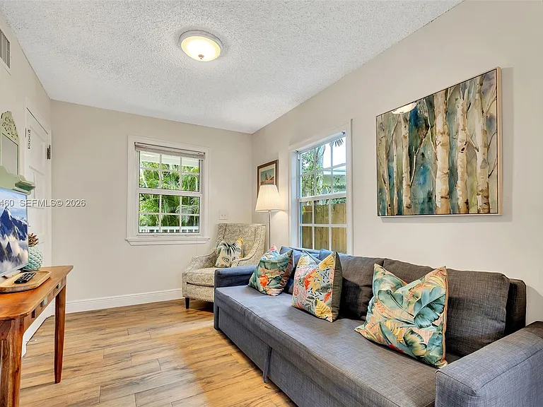 1826 NW South River Dr — Photo 14