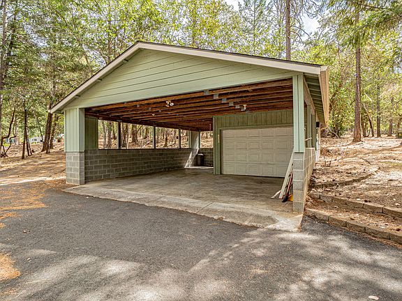 3rd image of 124 Dearing Way
