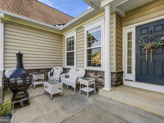 5th image of 320 Timber Mill Ln